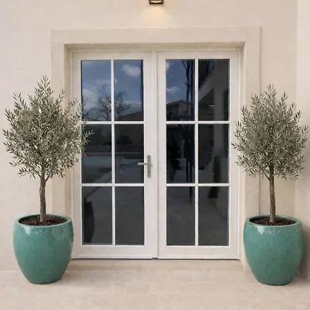Apartment Ruby 60 M From Lovrečica