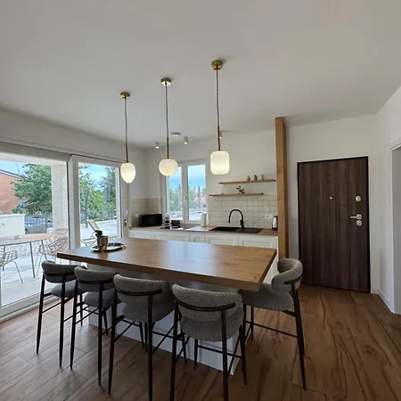 Apartment Ruby 60 M From *