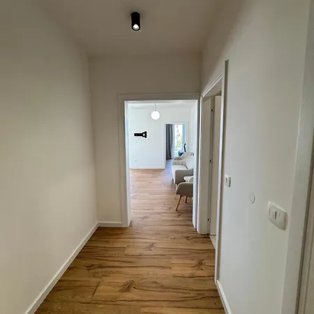 Ruby 60 M From Apartament Lovrečica