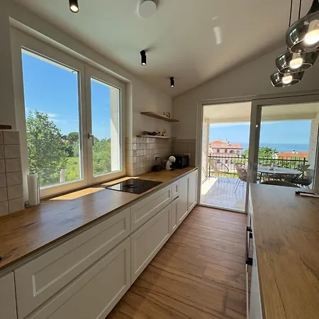 Ruby 60 M From Apartament *