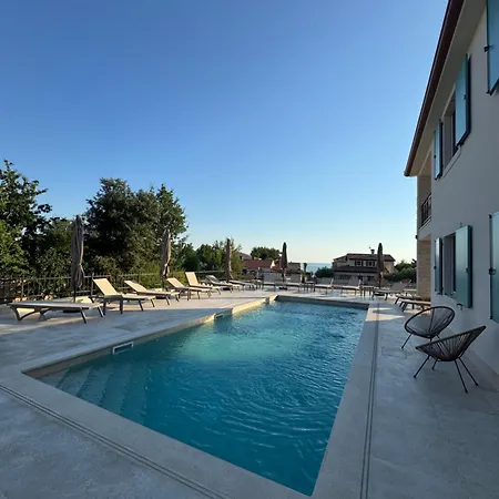 Ruby 60 M From Apartament