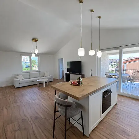 Ruby 60 M From Apartment