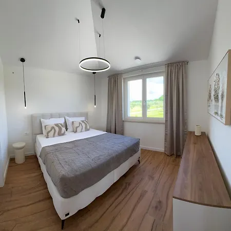 Apartment Ruby 60 M From Lovrečica