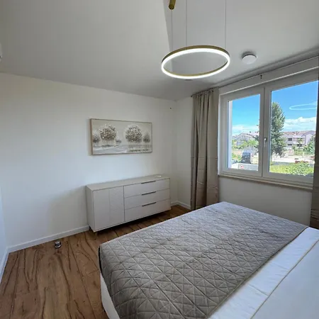 Ruby 60 M From Apartment